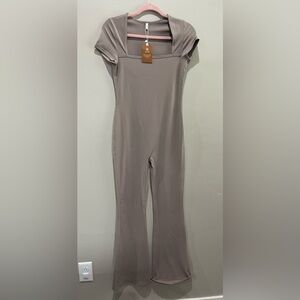 NWT Reoria Square neck sexy short sleeve flare jumpsuit - Medium
